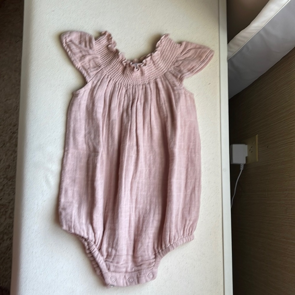 Jamie kay 3 yr romper great for fall or winter with a long sleeve & leggings